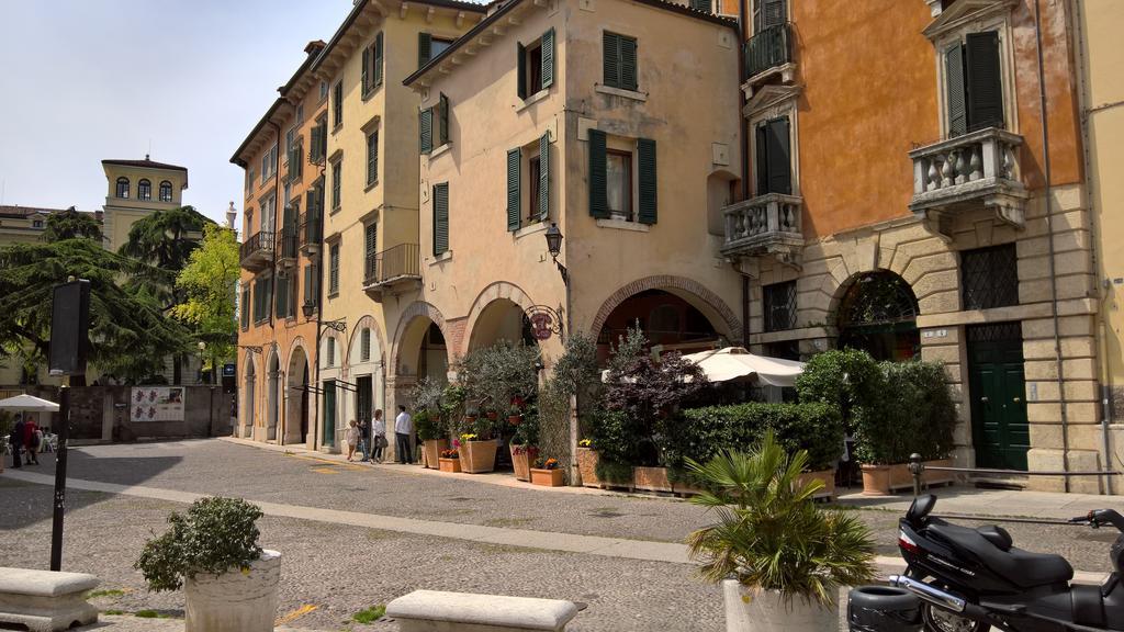 Casa Ferrari Appartamento Verona Sanificato Ozono Eksteriør billede
