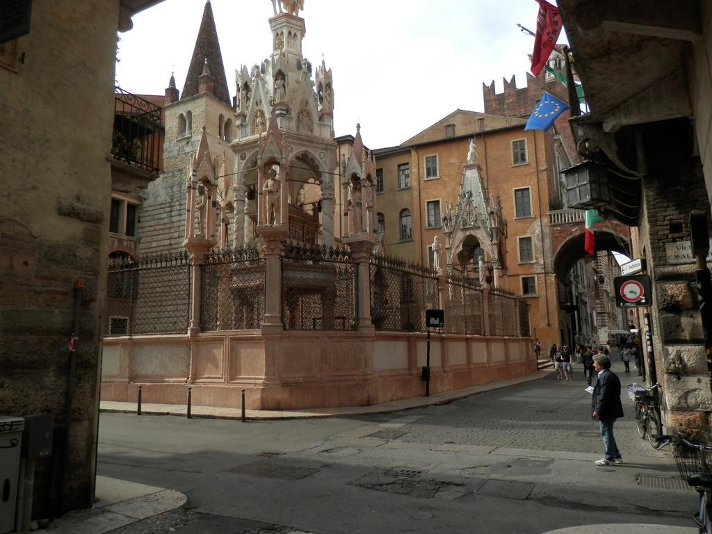 Casa Ferrari Appartamento Verona Sanificato Ozono Eksteriør billede